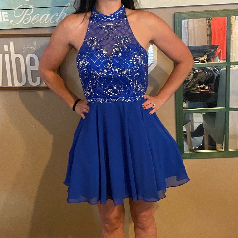Royal blue cocktail dress with sequins details